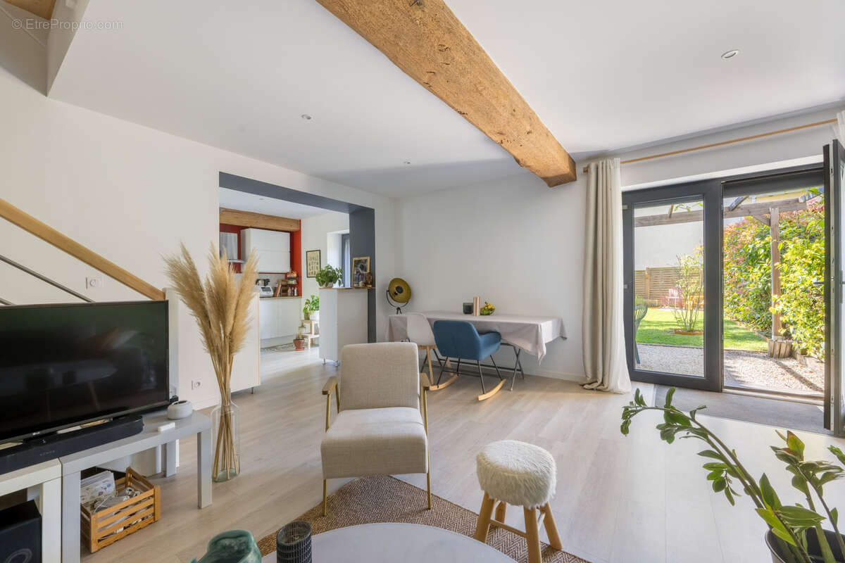Maison à ARNAS