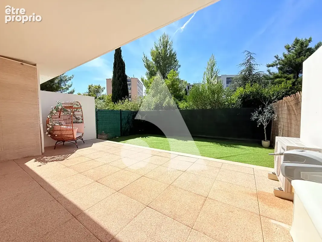 Vitrolles  résidence monticelli  t2 rez-de-jardin avec grande terrasse 2 parkings - photo 2