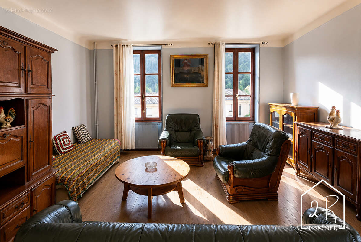 Immeuble de rapport de 180 m2 exploitables - photo 2