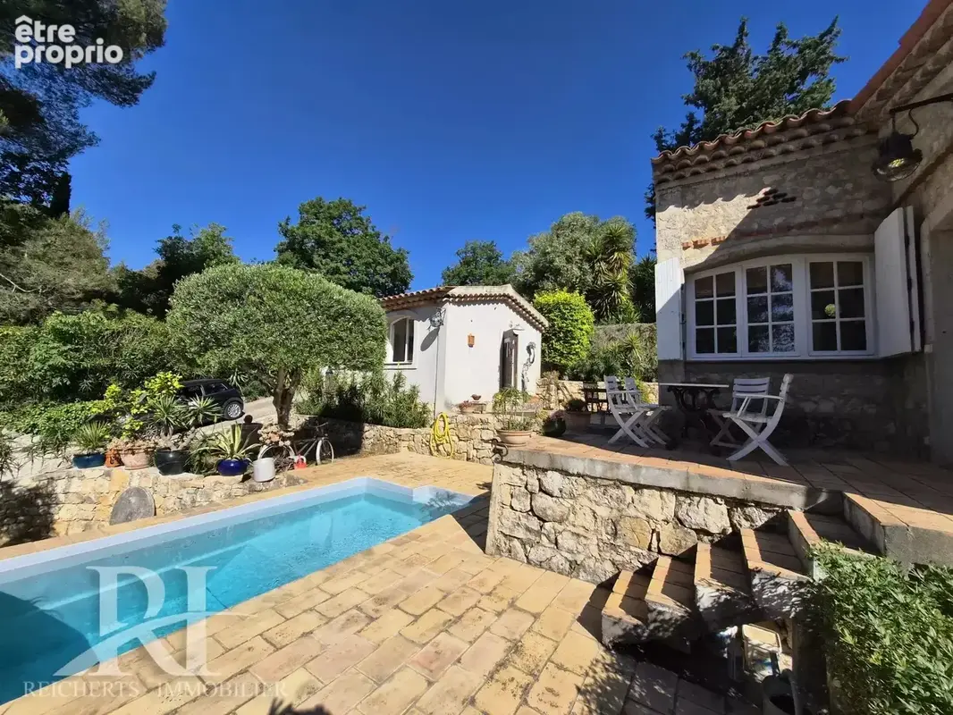 Villa en pierre avec piscine sur terrain 1438m2 - photo 3