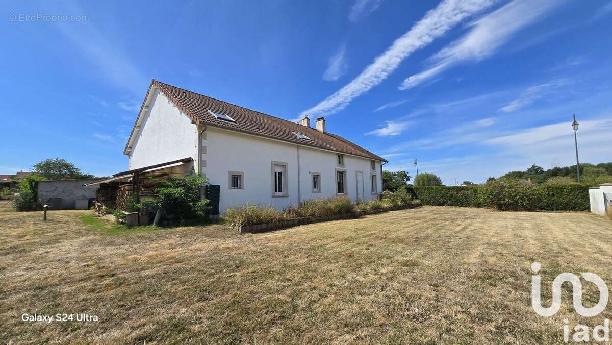 Photo 3 - Maison à SAINT-GEORGES-DE-POISIEUX