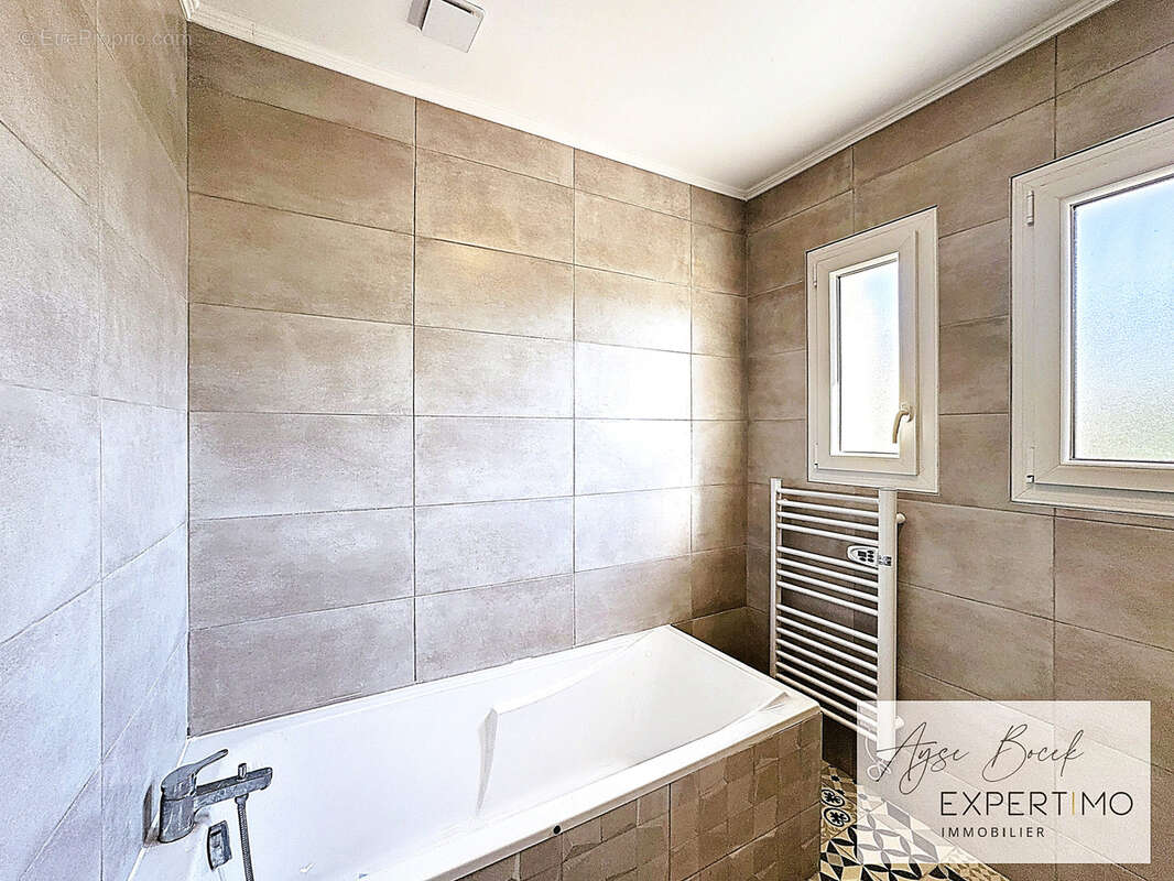 Maison à ROUSSILLON