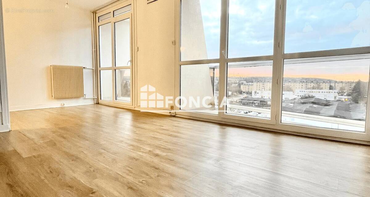 Appartement à PLAISIR