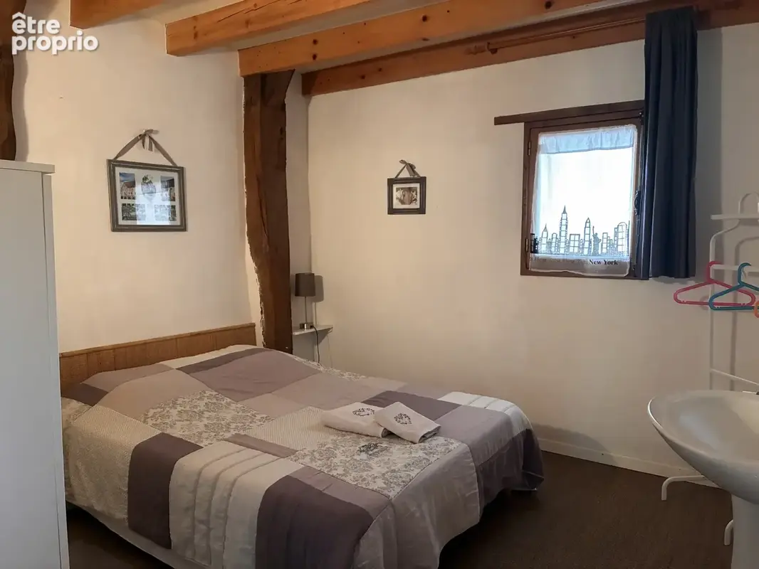 Ensemble quercynois avec pigeonnier, grange en pierre, piscine et gîte. - photo 5