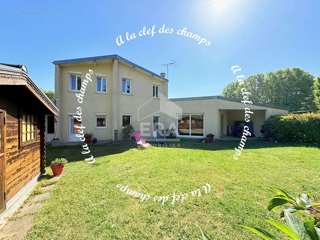 Maison à VILLIERS-LE-BACLE