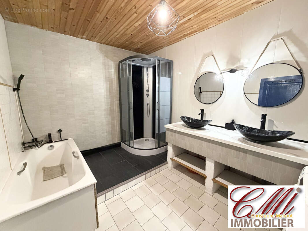 Maison à VAL-DE-VIERE