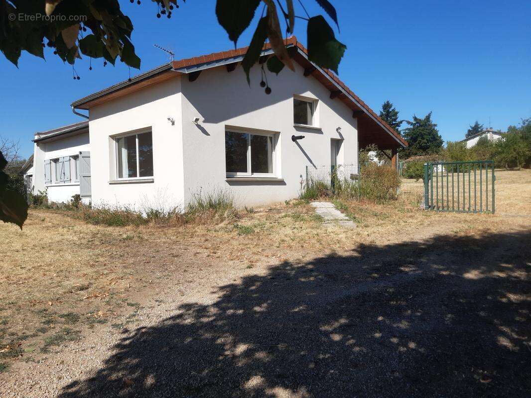 Maison 110 m² à Lezoux  - photo 2
