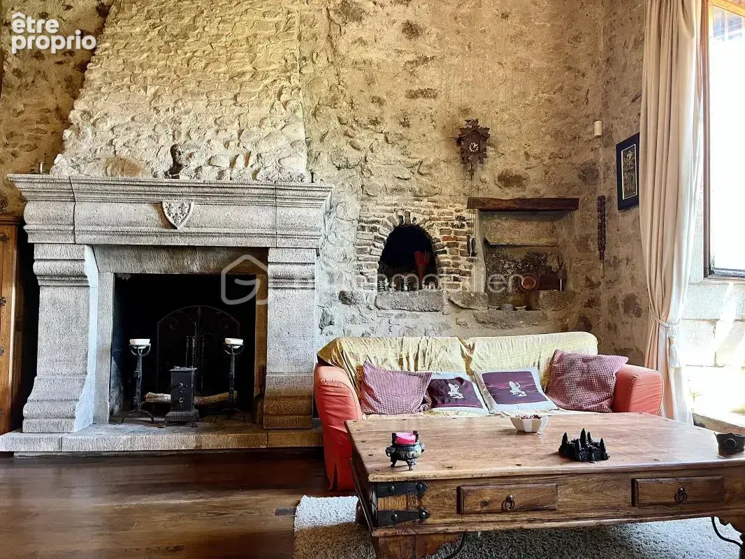 Appartement exceptionnel de 148 m² dans château médiéval du XIIème siècle - photo 16
