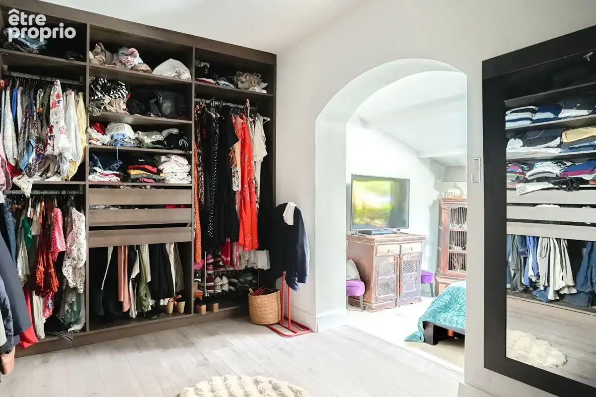 FUVEAU - Magnifique maison de famille de 197m² avec dépendance possible - DPE A - Parcelle de 2000m² arboré avec piscine à débor - photo 10