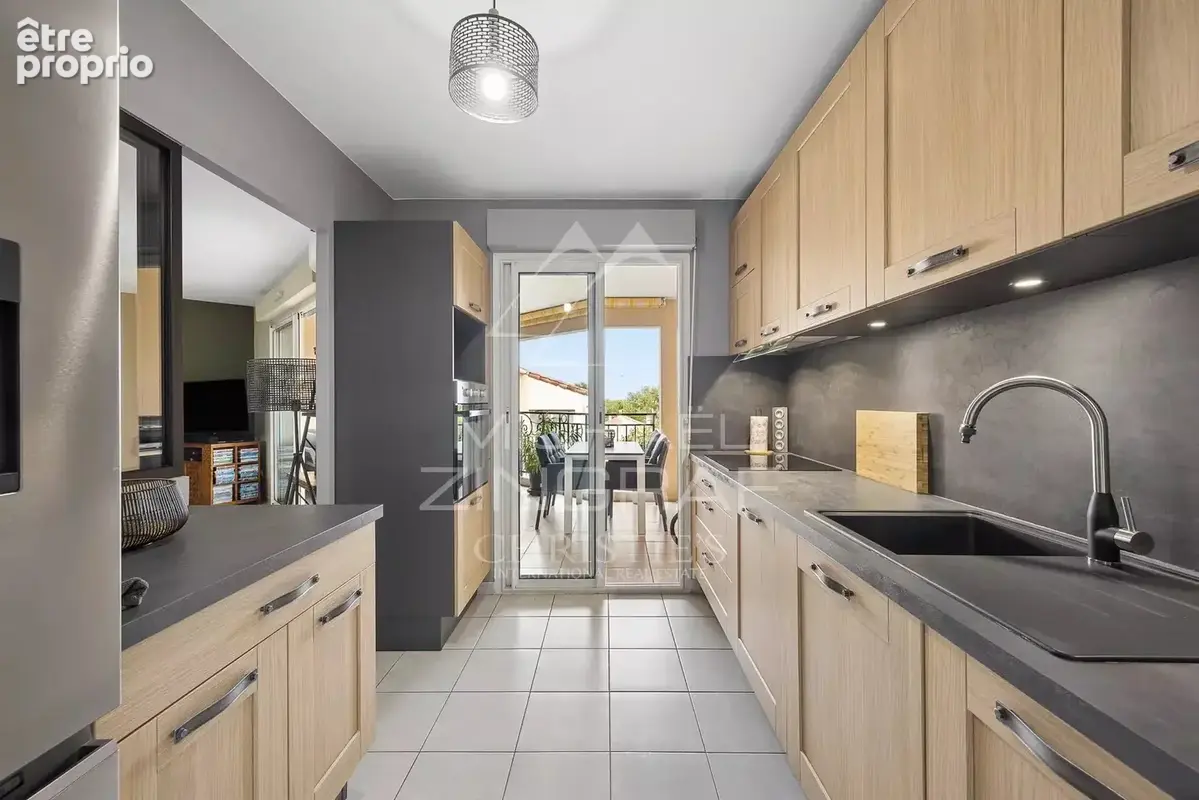 Dernier étage – Appartement rénové avec vue mer - photo 7