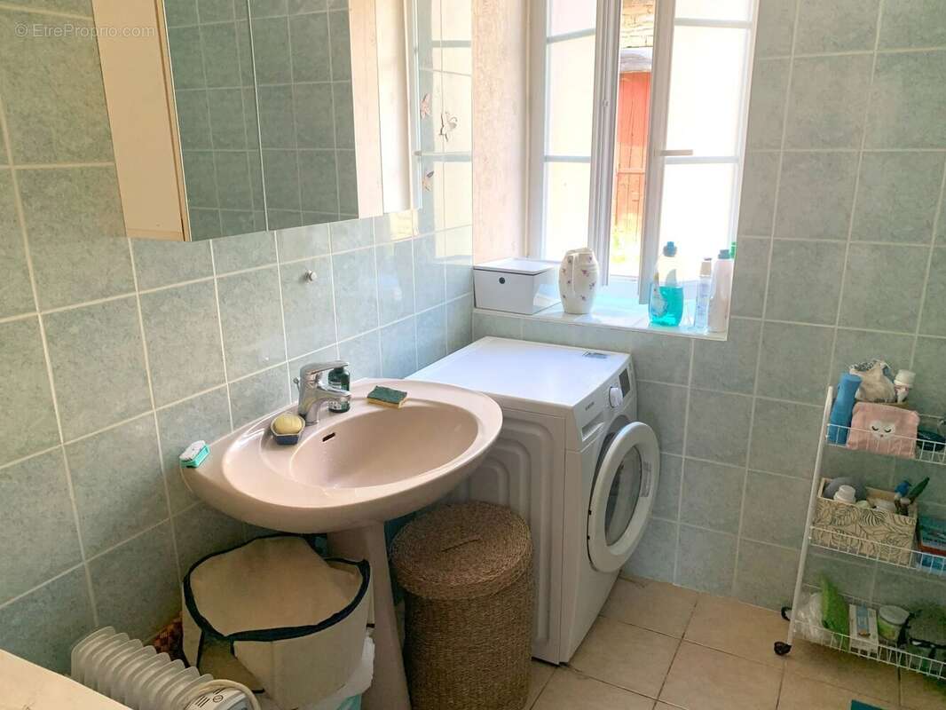Maison de village en pierres avec grange - photo 7