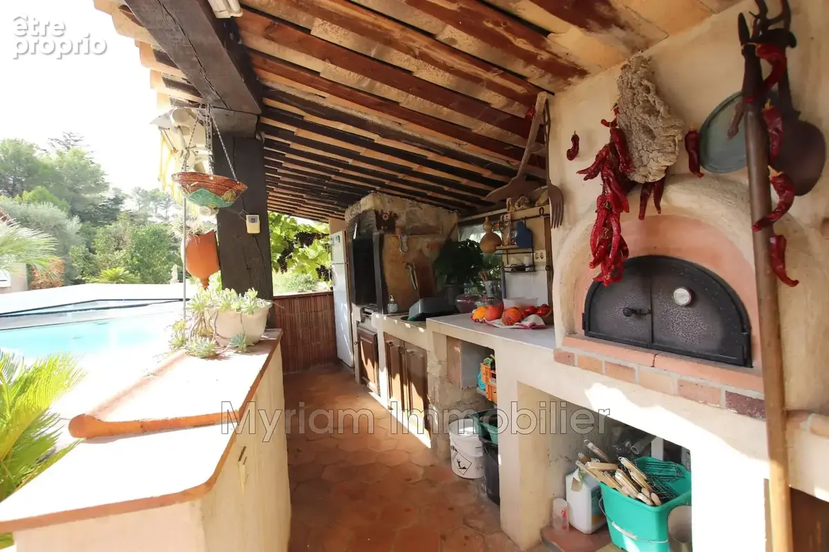 Maison 6 pièces 154 m² à vendre à Peymeinade (06530) - photo 5