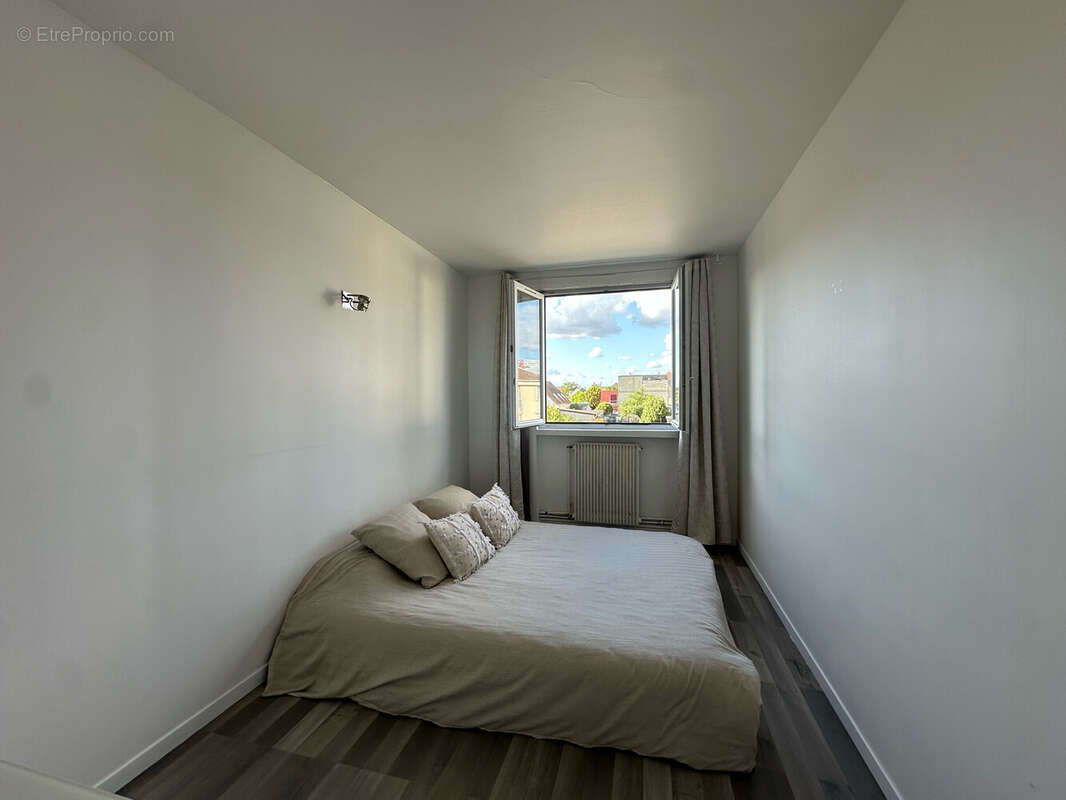 Appartement 90 m² à Carrieres-Sous-Poissy  - photo 4