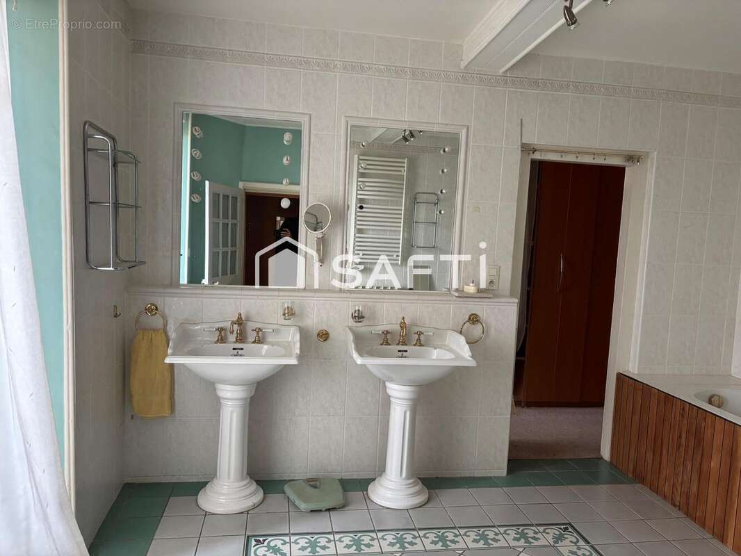Maison 244 m² à Les Cabannes  - photo 6