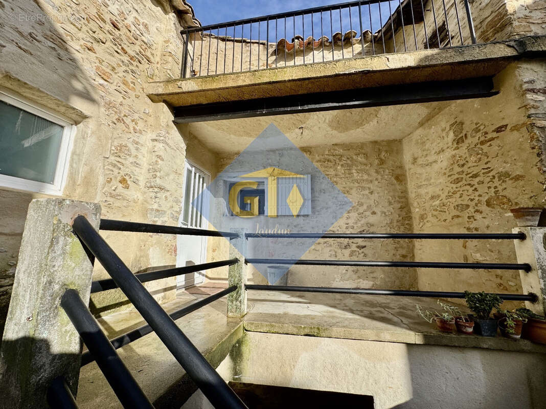 Maison à SAINT-MARCEL-DE-CAREIRET
