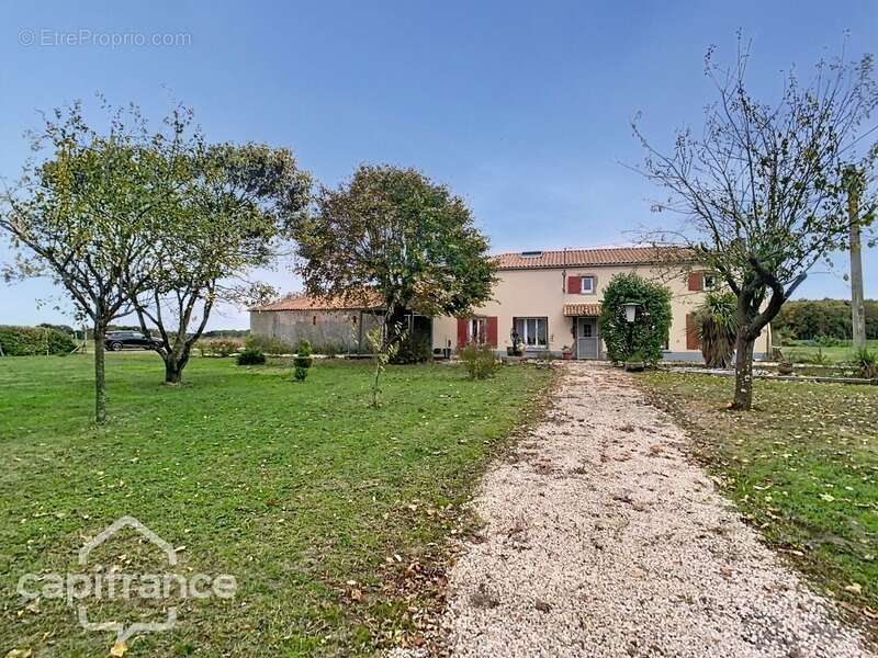 Maison à MAUZE-THOUARSAIS