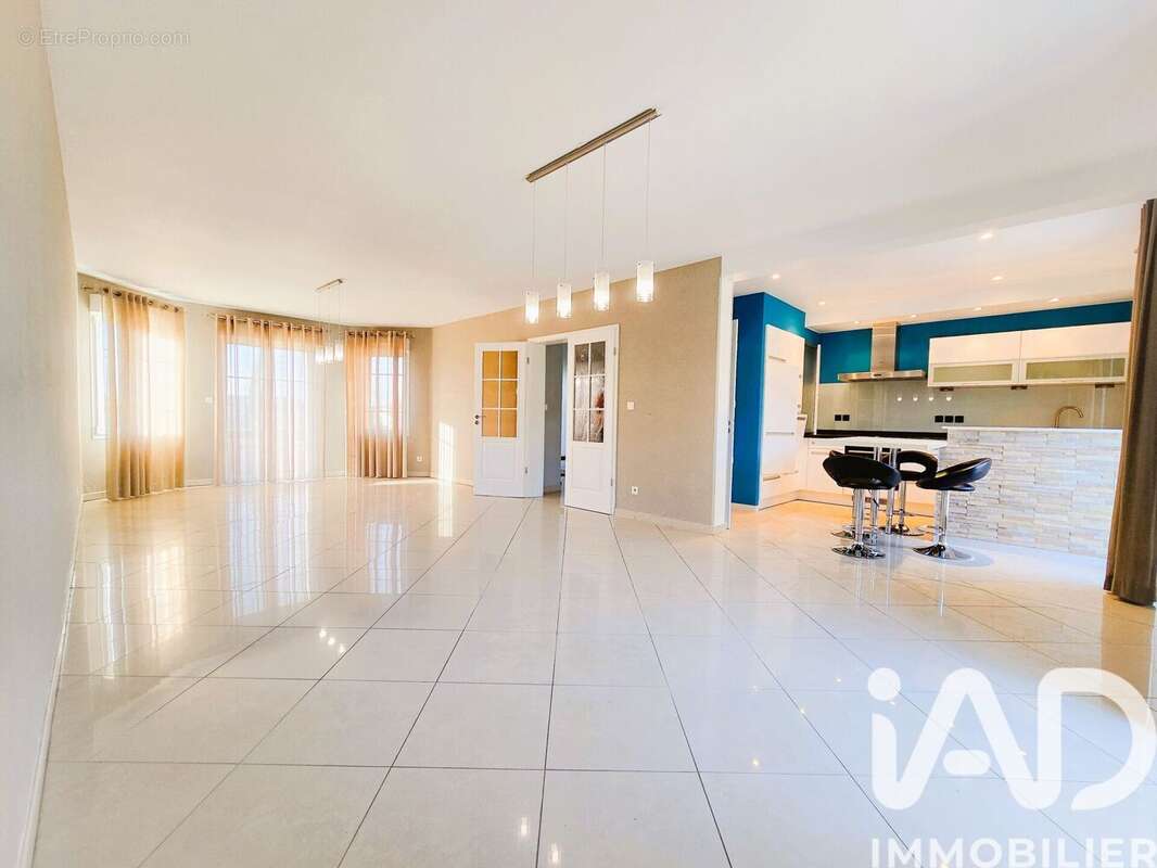 Photo 3 - Maison à COSNES-ET-ROMAIN