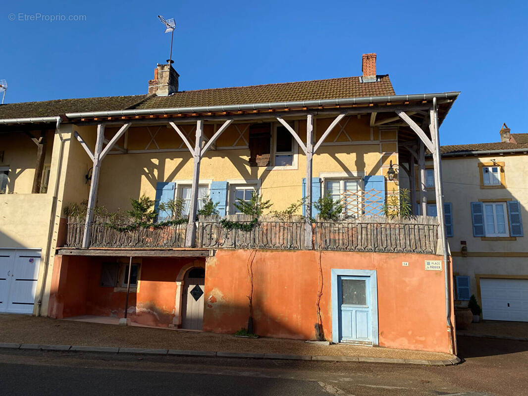 Maison à LUGNY