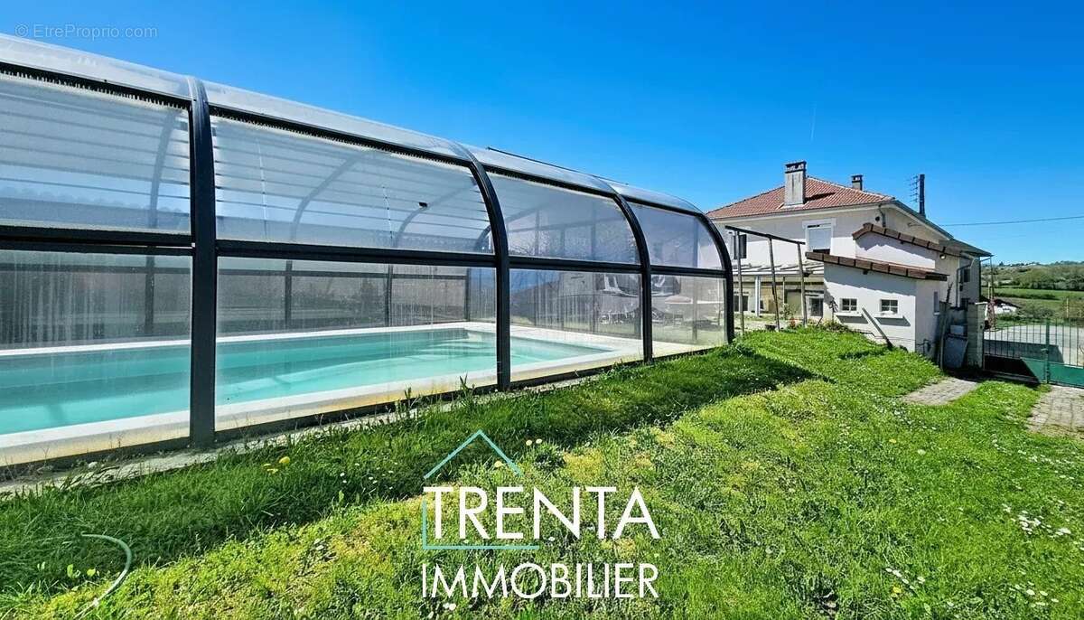 Maison à LA TOUR-DU-PIN