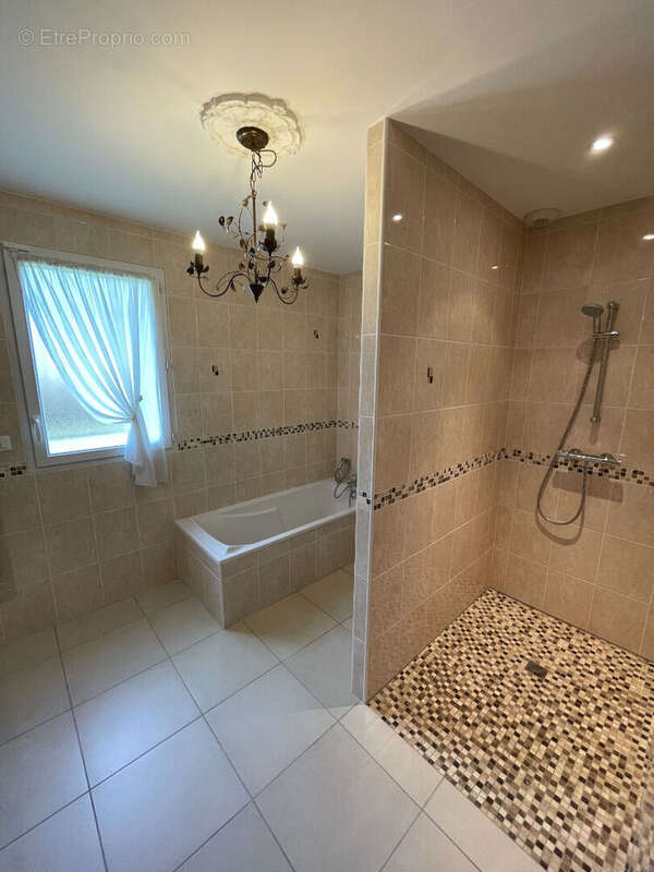 Maison à NEUVILLE-DE-POITOU