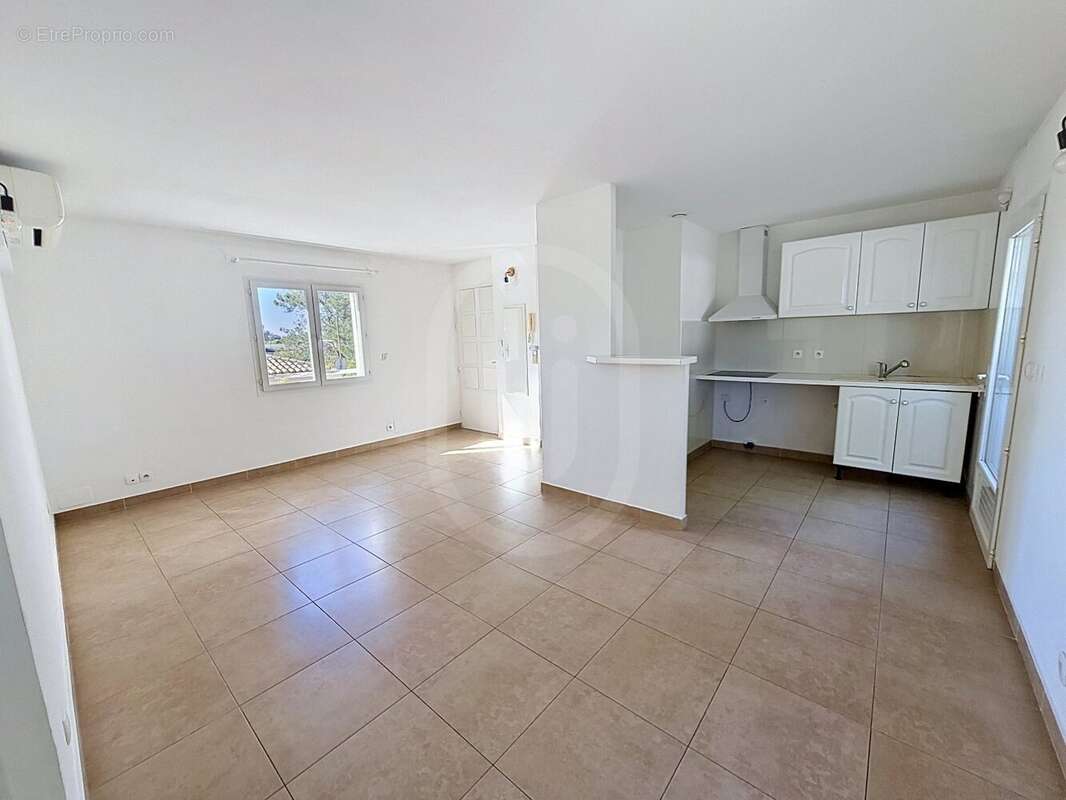 Appartement à LE CRES