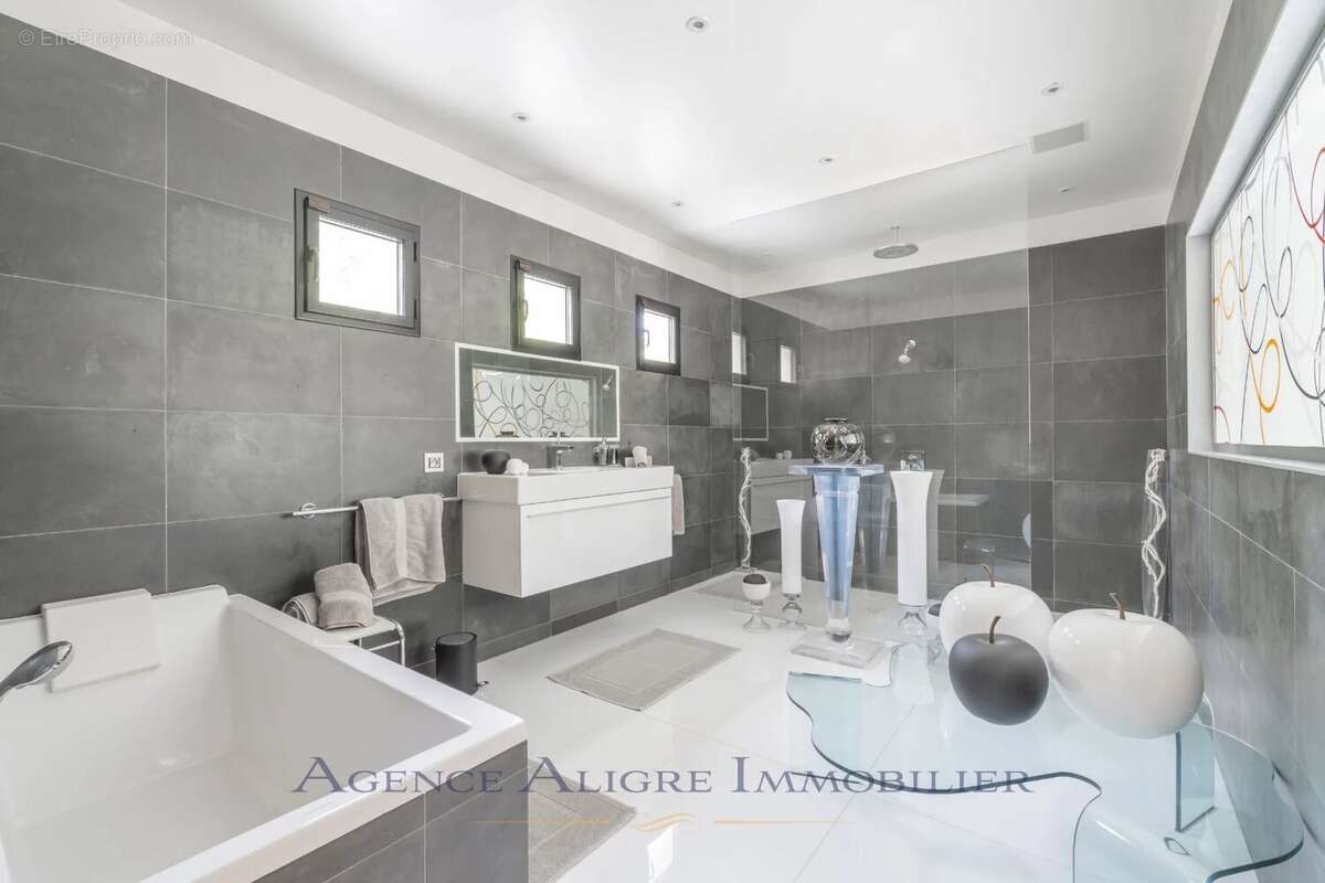 Maison à CROISSY-SUR-SEINE