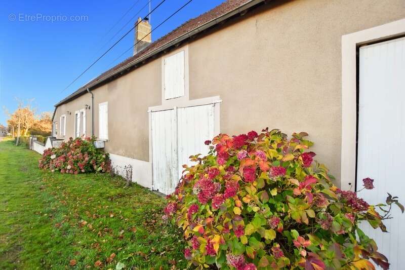 Longère de 136 m2 avec 6900 m2 de terrain, dépendances à Saint emiland - photo 7