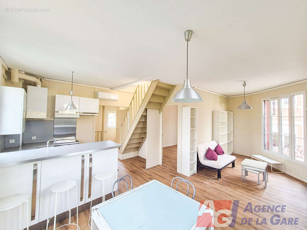 Appartement à SARTROUVILLE