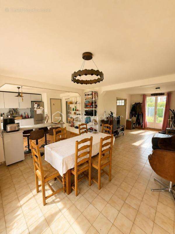 Maison familiale 98 m² avec garage, chalet et jardin de 777 m² — Chaumont-en-Vexin - photo 7