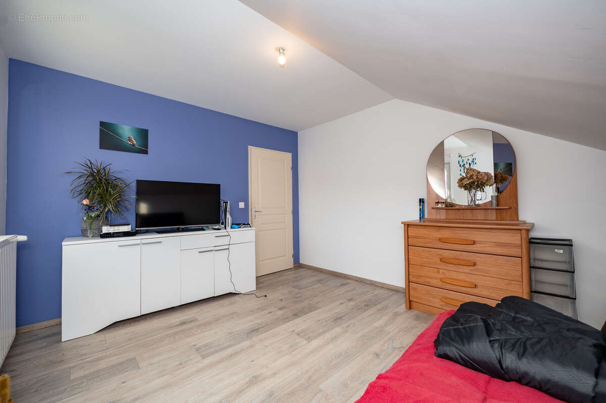 Maison à MONTPERREUX