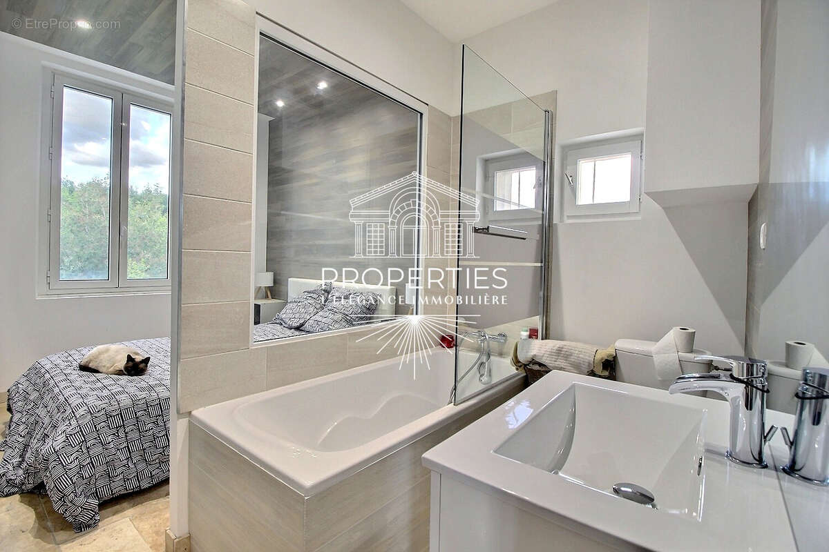 Maison à BORMES-LES-MIMOSAS