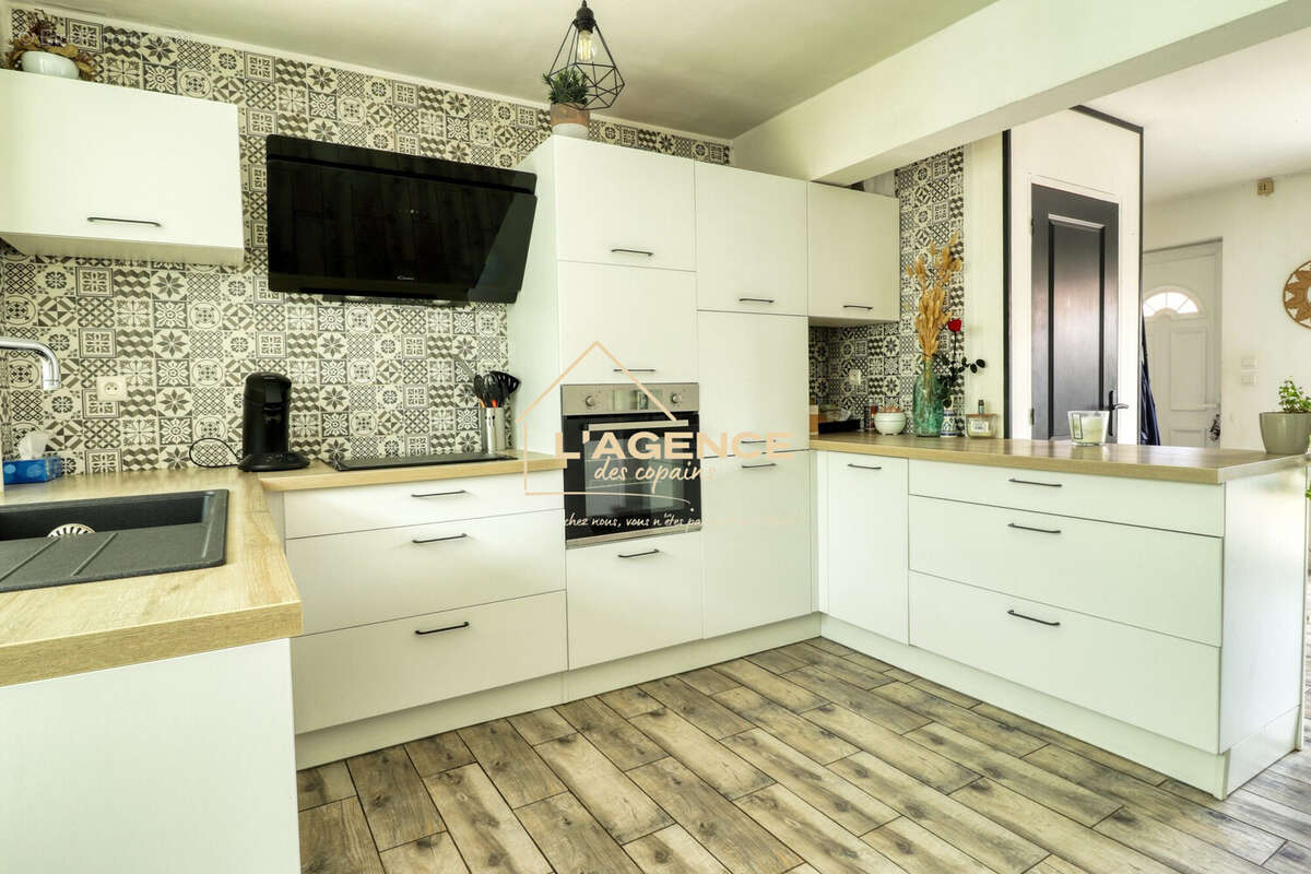 Maison 96 m² à Nieppe  - photo 2