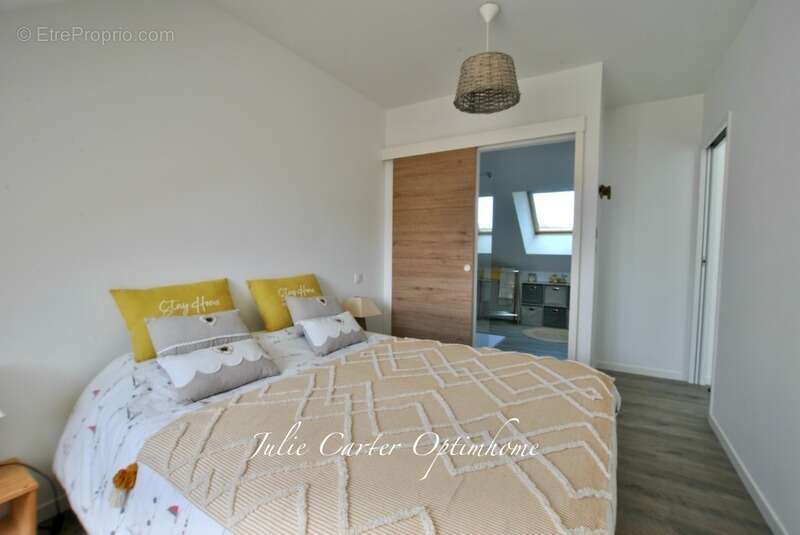 Maison à COURTILLERS