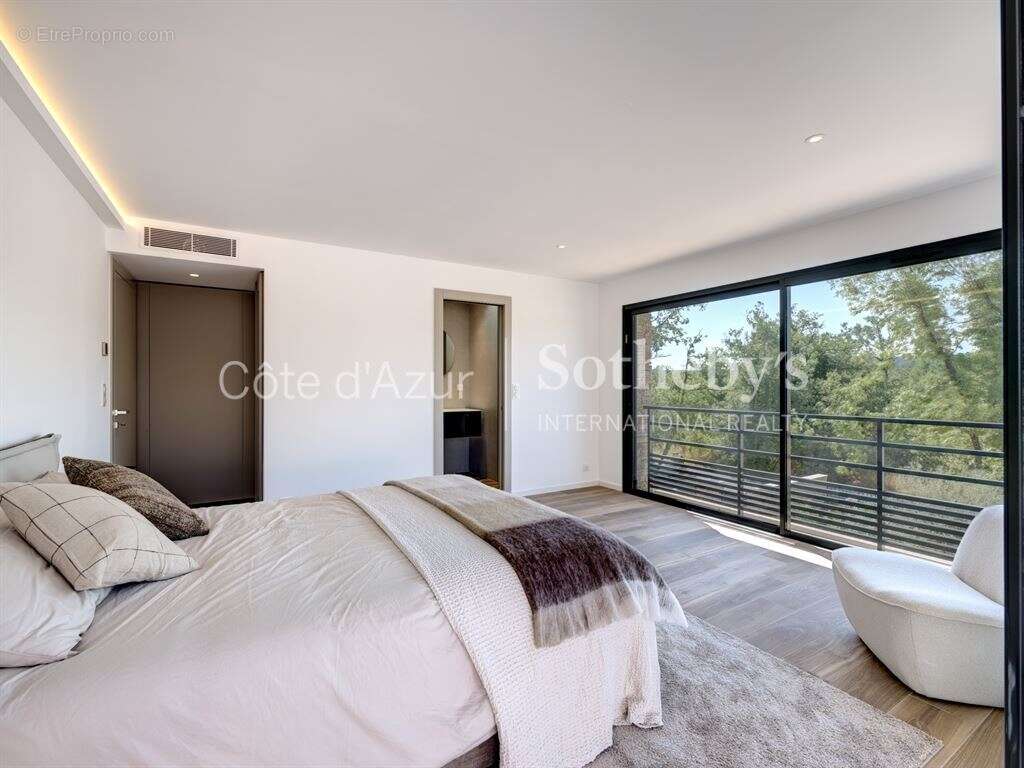 Maison à TOURRETTES