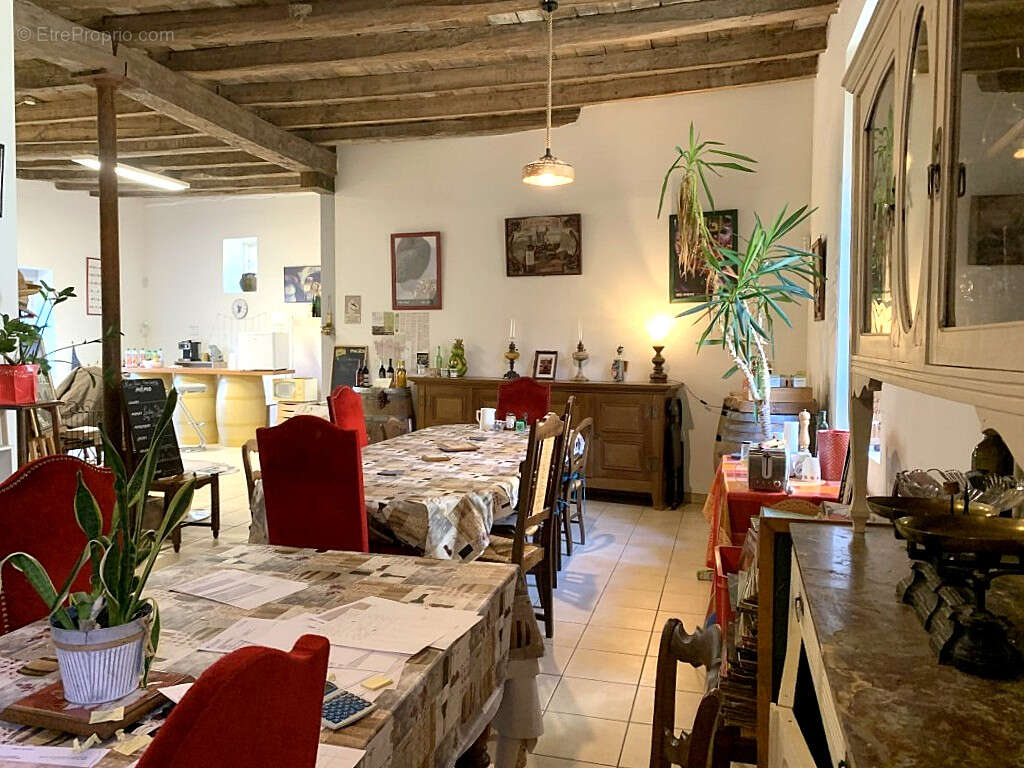Maison en pierre 450 m² - 6 chambres - activité restaurant/chambres d'hôtes possible - 10 min Prayssac - photo 4