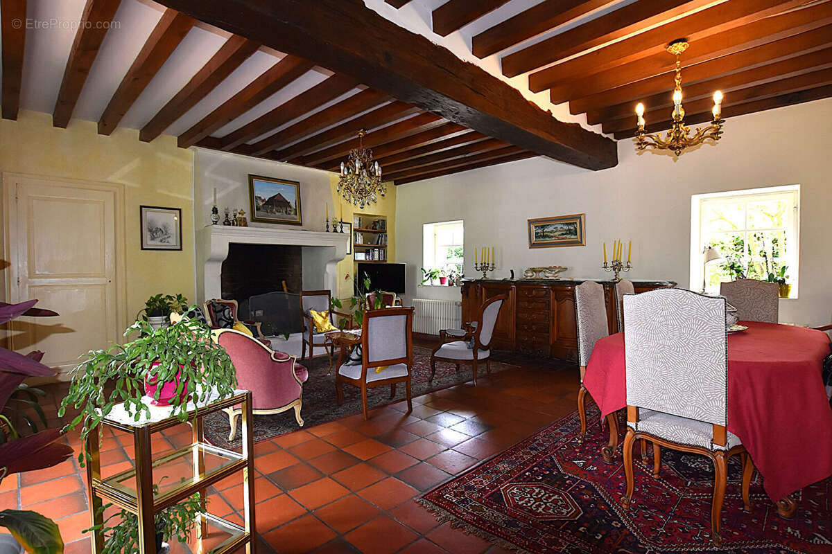 Maison avec cachet et beau terrain : - photo 4
