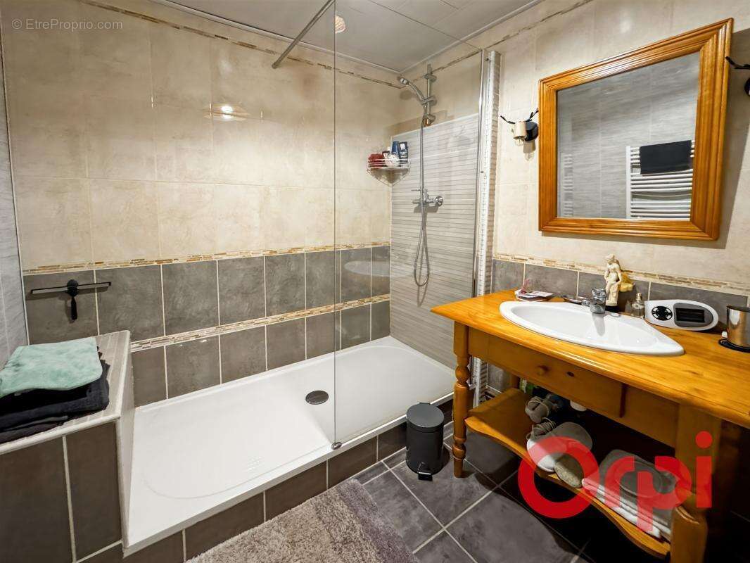 Maison à SAINT-BONNET-TRONCAIS