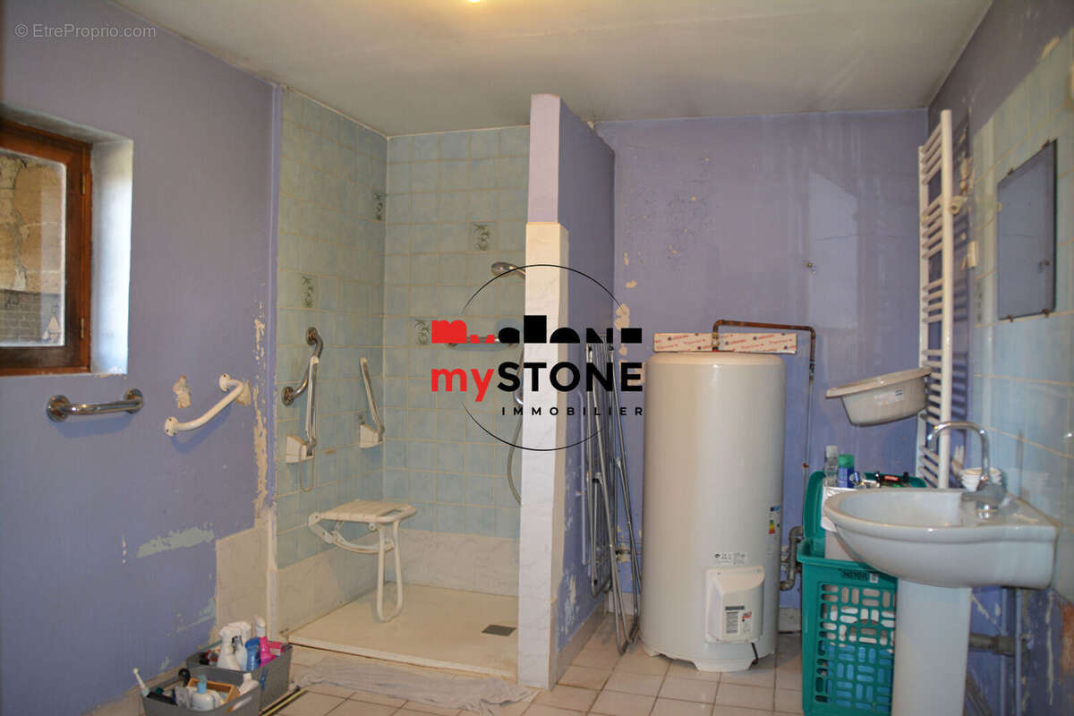 Maison à GENOUILLEUX