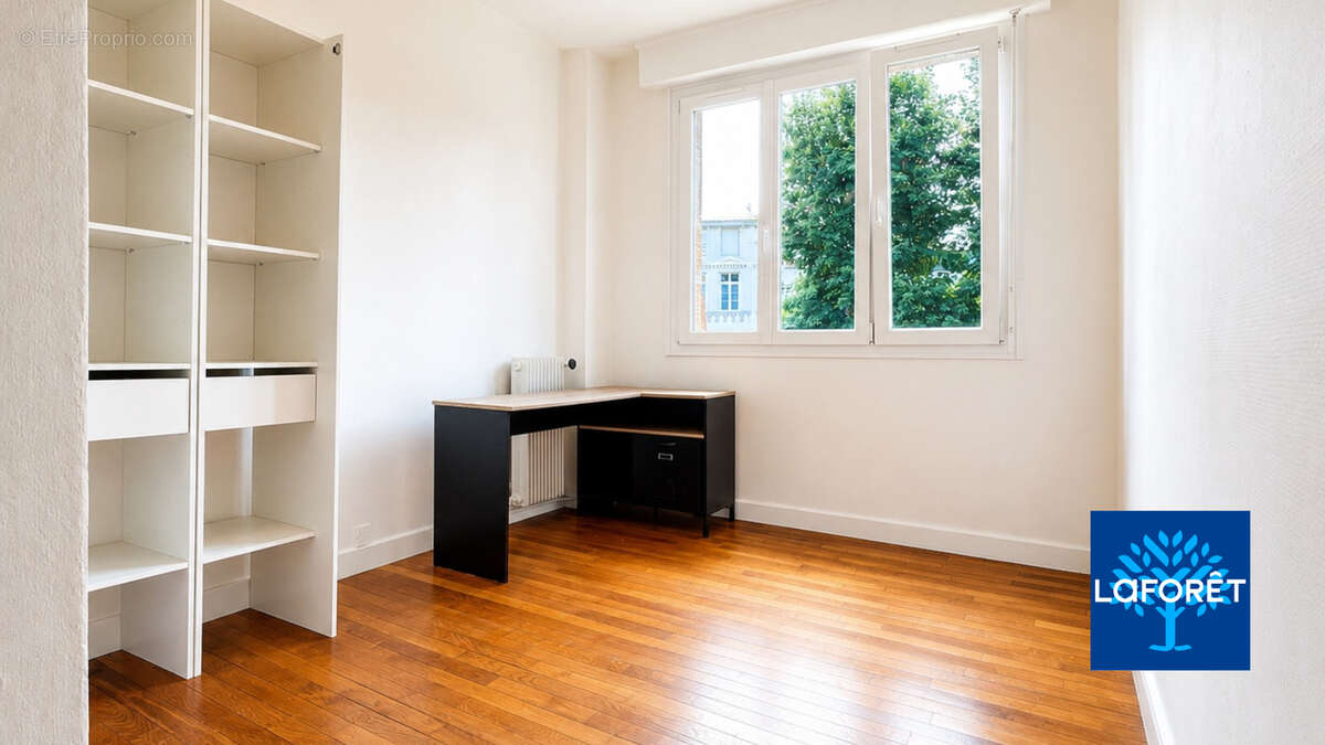 Appartement entièrement rénové   55 m²   2 chambres   Balcon   Parking sécurisé   Hypercentre de Valenciennes - photo 9