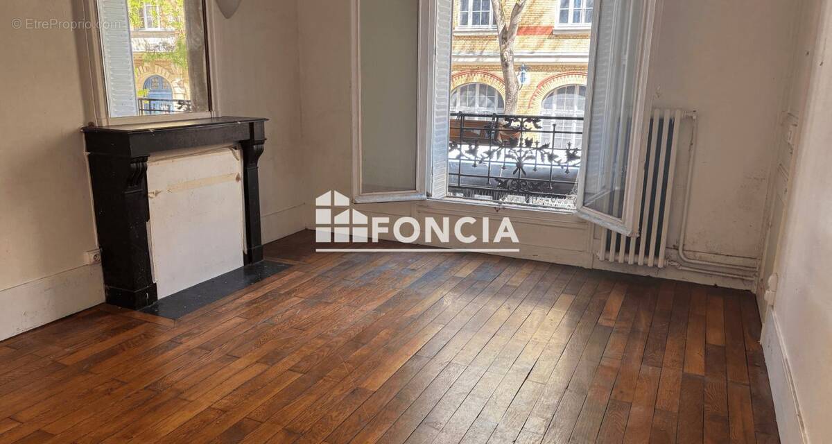 Appartement à PARIS-15E