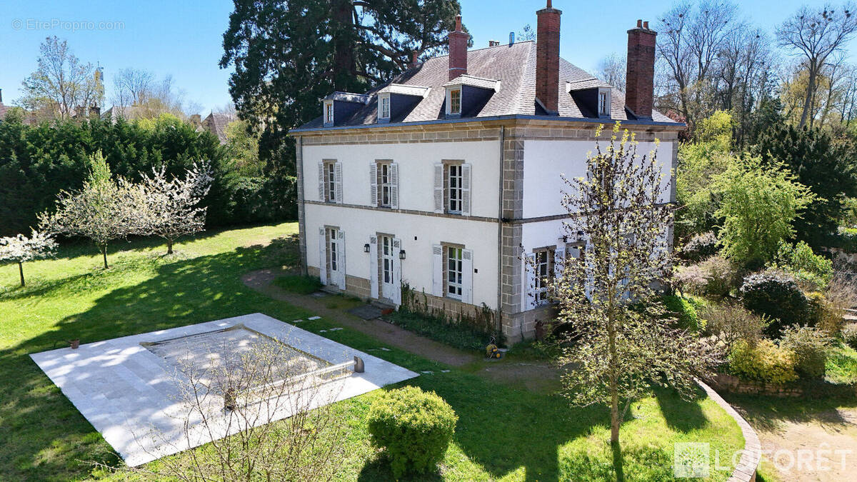 Maison à BOURBON-L'ARCHAMBAULT