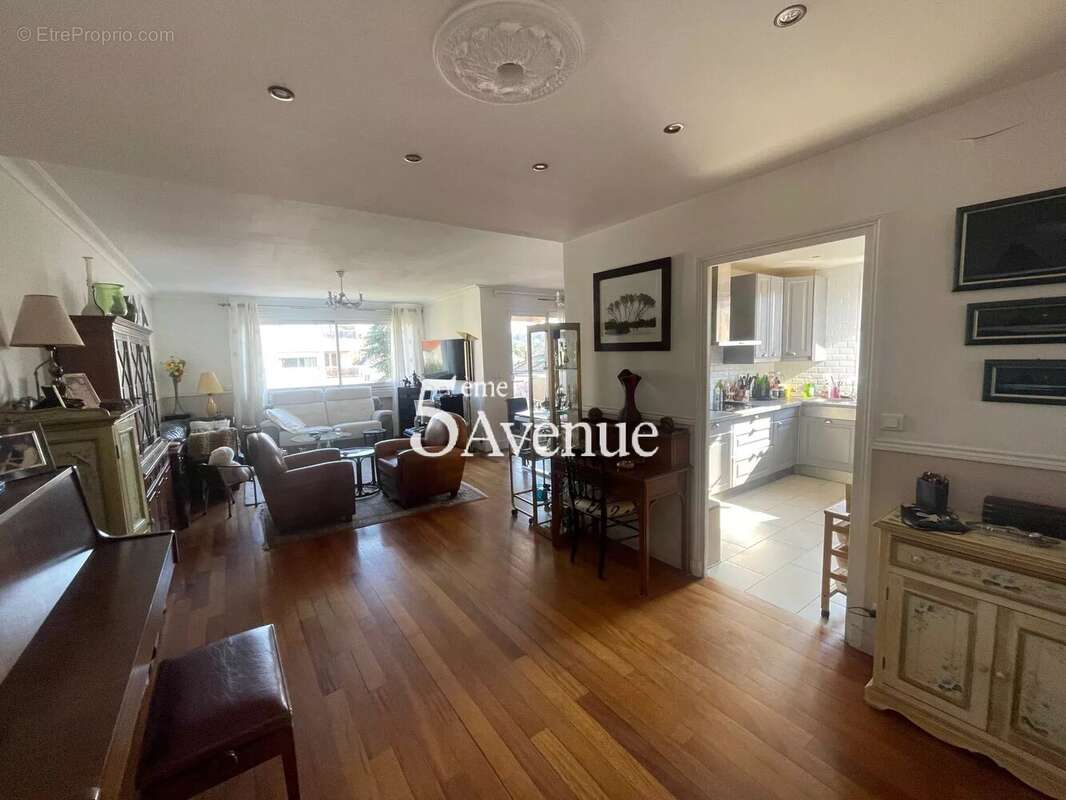 Appartement à SAINT-MAUR-DES-FOSSES