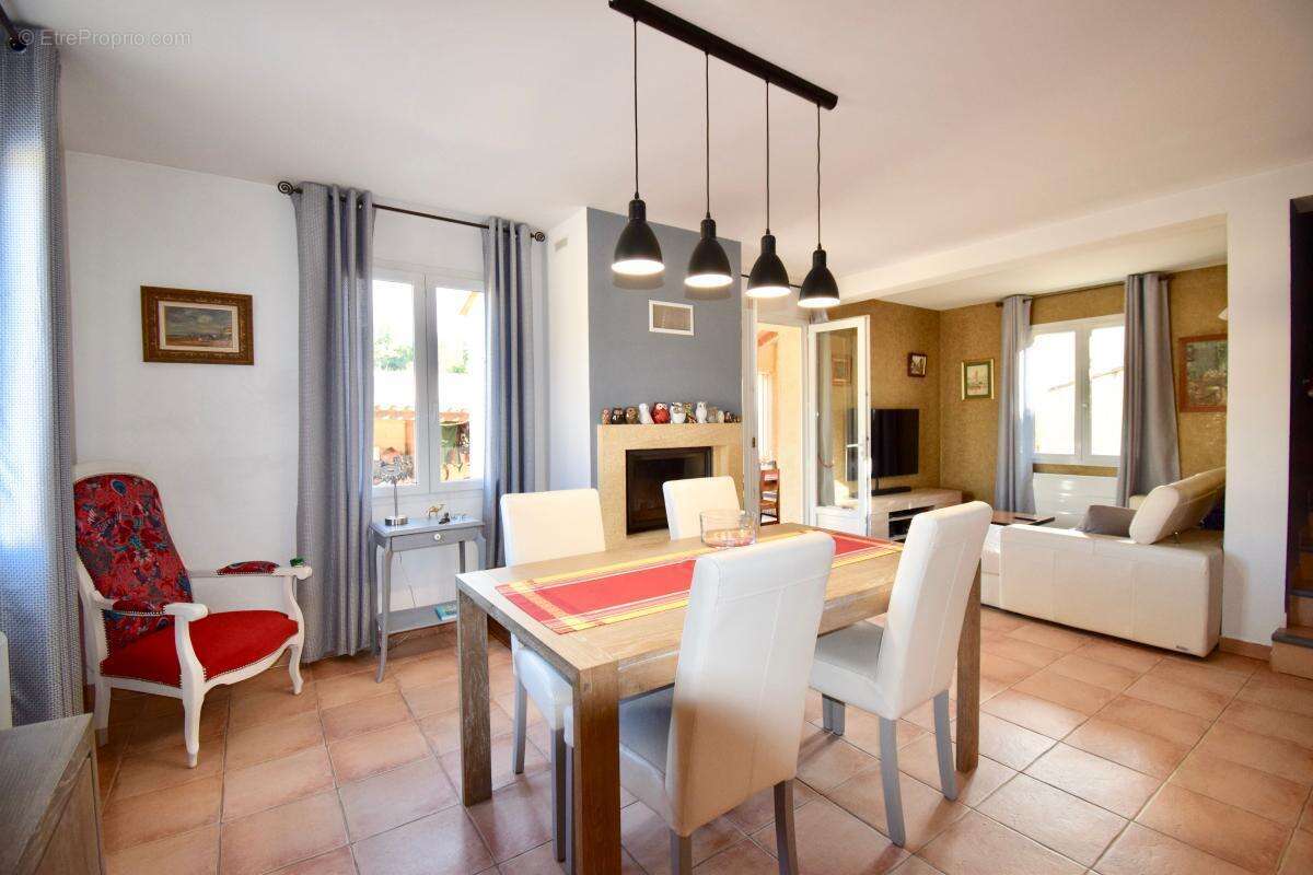 Maison à UZES