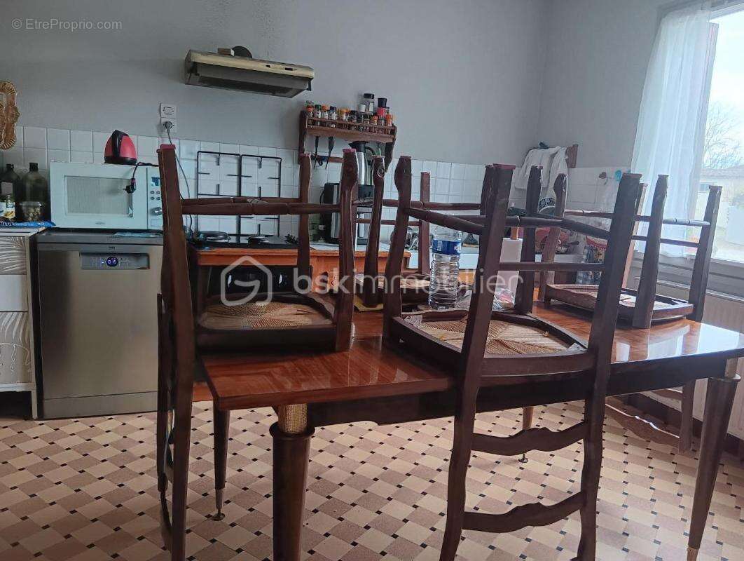 Maison à CHEF-BOUTONNE