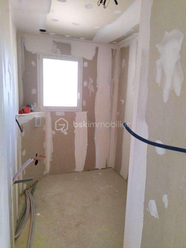 Maison neuve à terminer – 135 m² habitables + 113 m² de sous-sol – Quartier recherché des Marais - photo 10