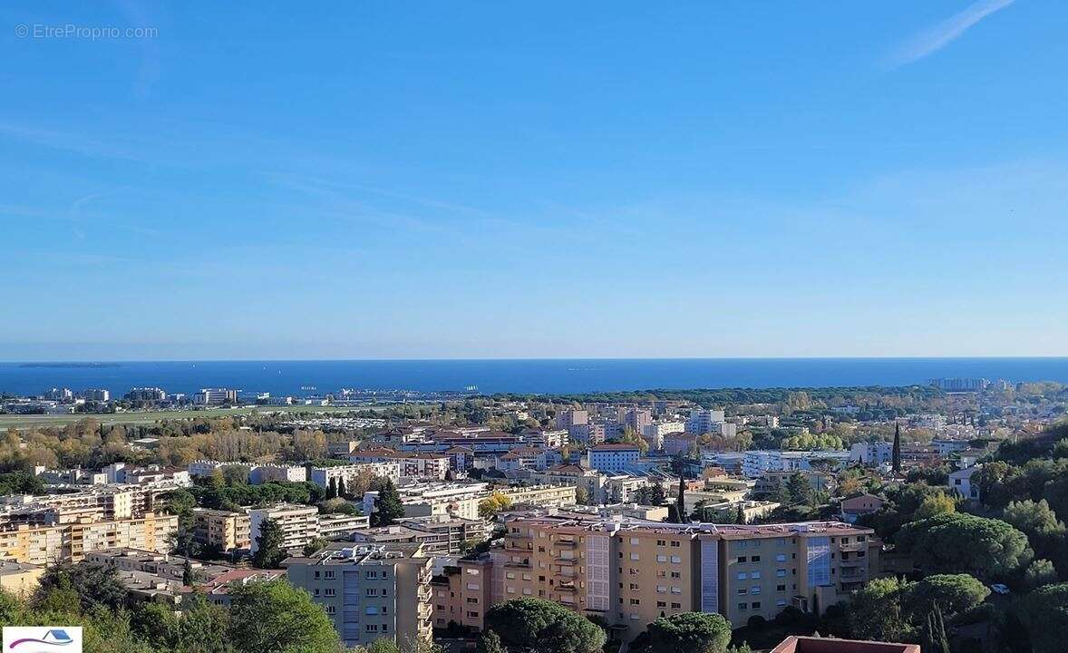 Appartement à MANDELIEU-LA-NAPOULE