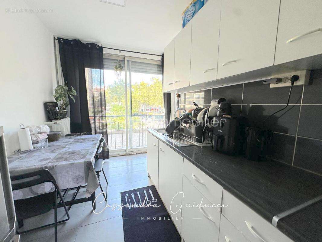 Appartement à MARSEILLE-1E