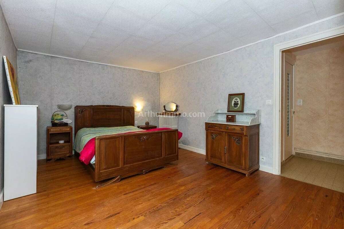 Maison à SAINT-BUEIL