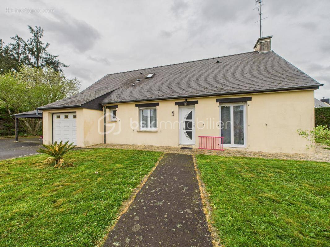 Maison à MEZIERES-SUR-COUESNON