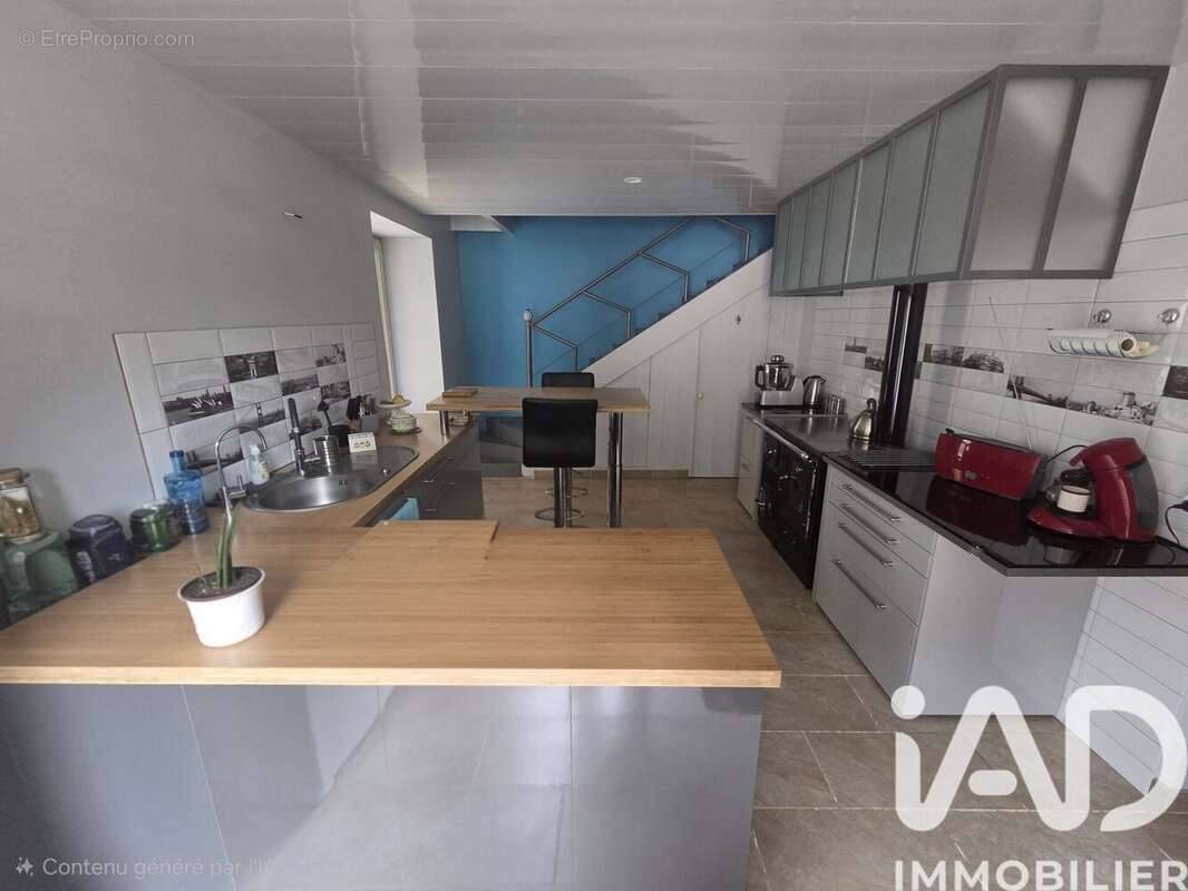 Maison 220 m² à Montlieu-La-Garde  - photo 3